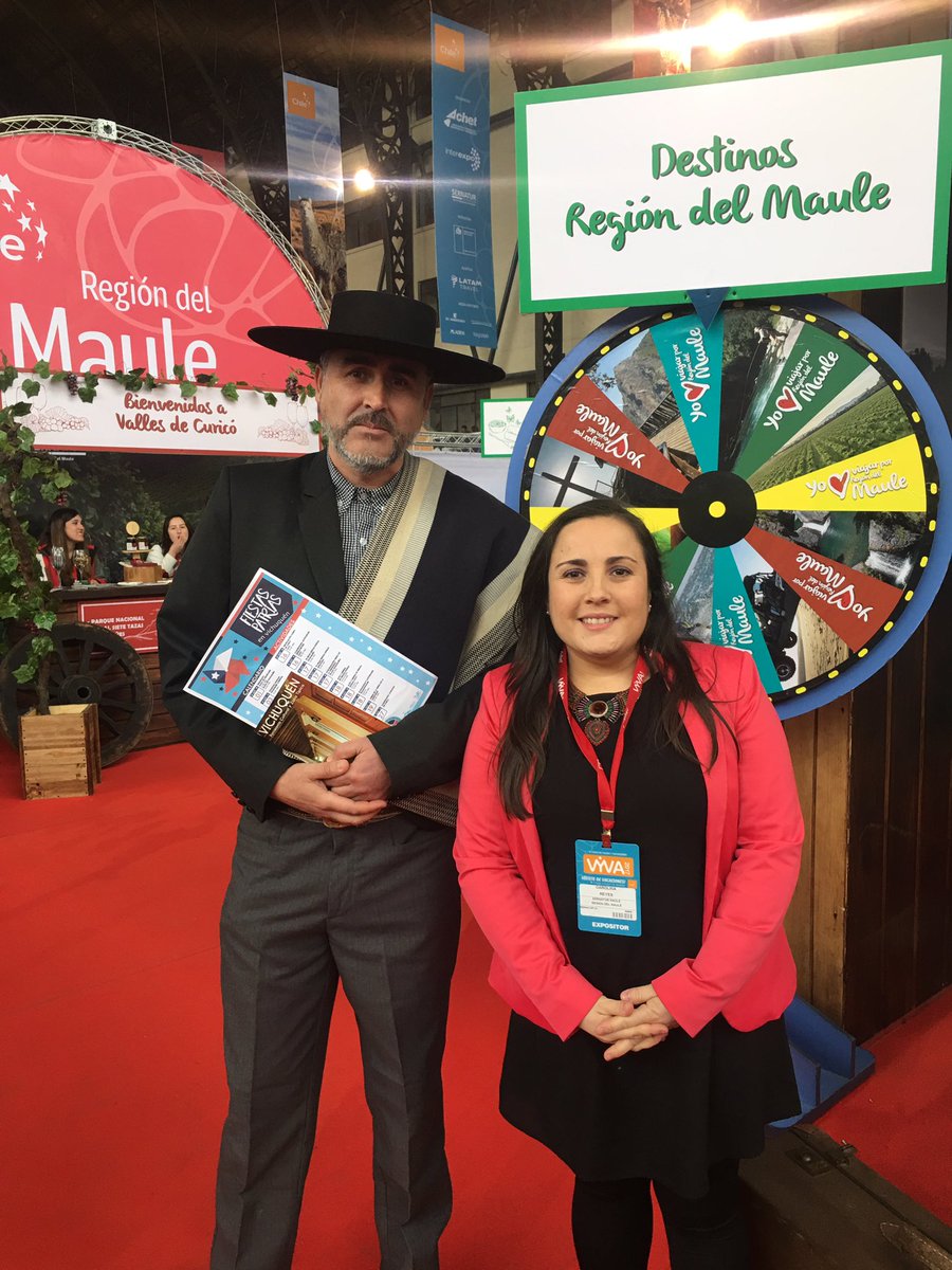 Condeclasico's tweet photo. Con Directora Carolina Reyes @SernaturMaule @MundeVichuquen @ExpoVyva_cl #expovyva https://t.co/7NLf2qLp3p