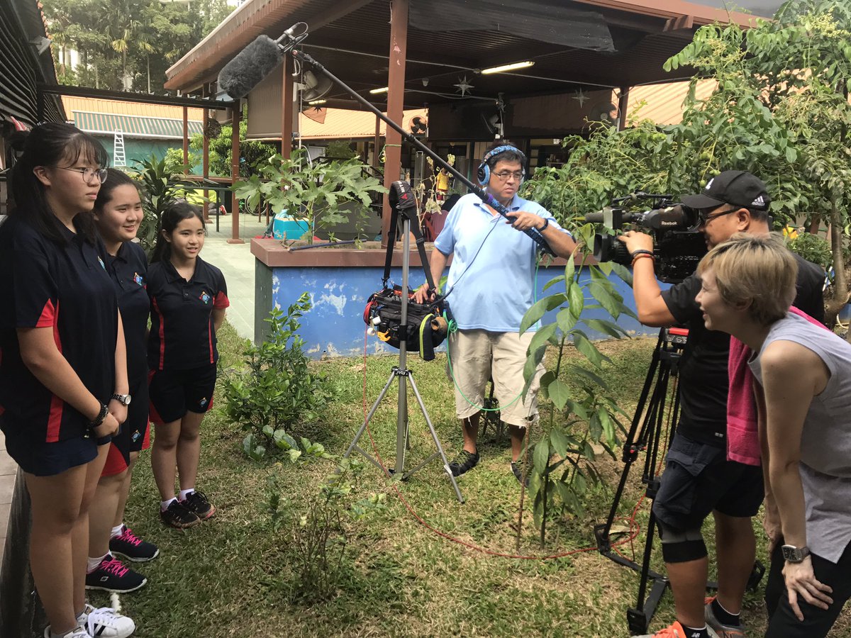 raelei520's tweet photo. G5 Sherry, G8 Maria and G9 Regina shared their volunteer experience with "oh my heroes" show on Singapore Channel 8.#gemsinspire https://t.co/cCtaAgs71l