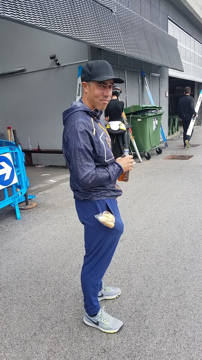 MGlasder's tweet photo. Is that a sandwich in your pocket or are you just happy to see me? #coachigor #SundayFunday https://t.co/t0fbNRySNb