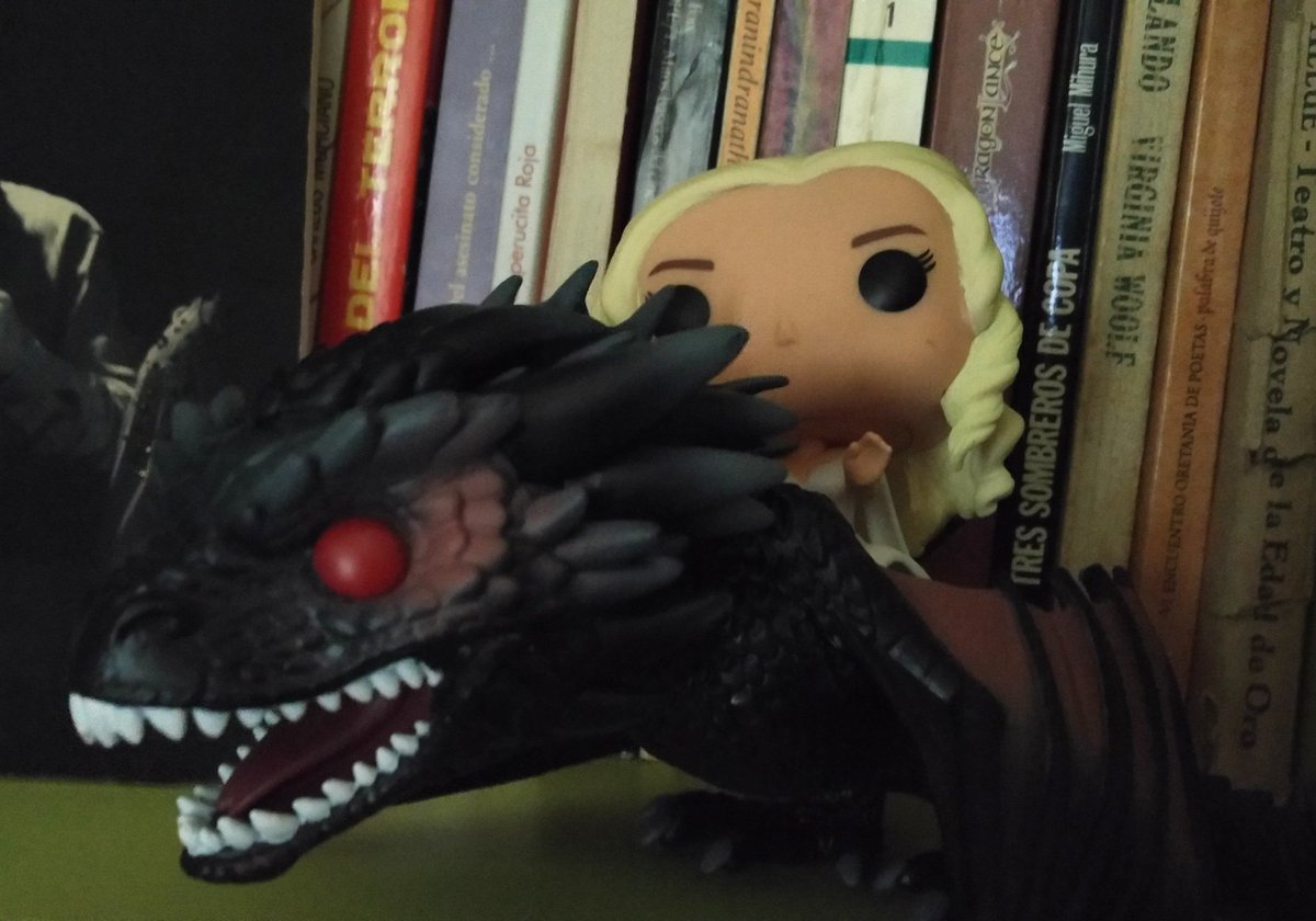 katdagover's tweet photo. #DavidBowie
#Jareth #GoblinsKing
#ErickDraven #TheCrow #Daenerys #Drogon
#GameOfThrones #Gizmo #Mogwai #Stripe #Gremlins // @soyunrandom 💚 https://t.co/q6Nw8tJ0pt