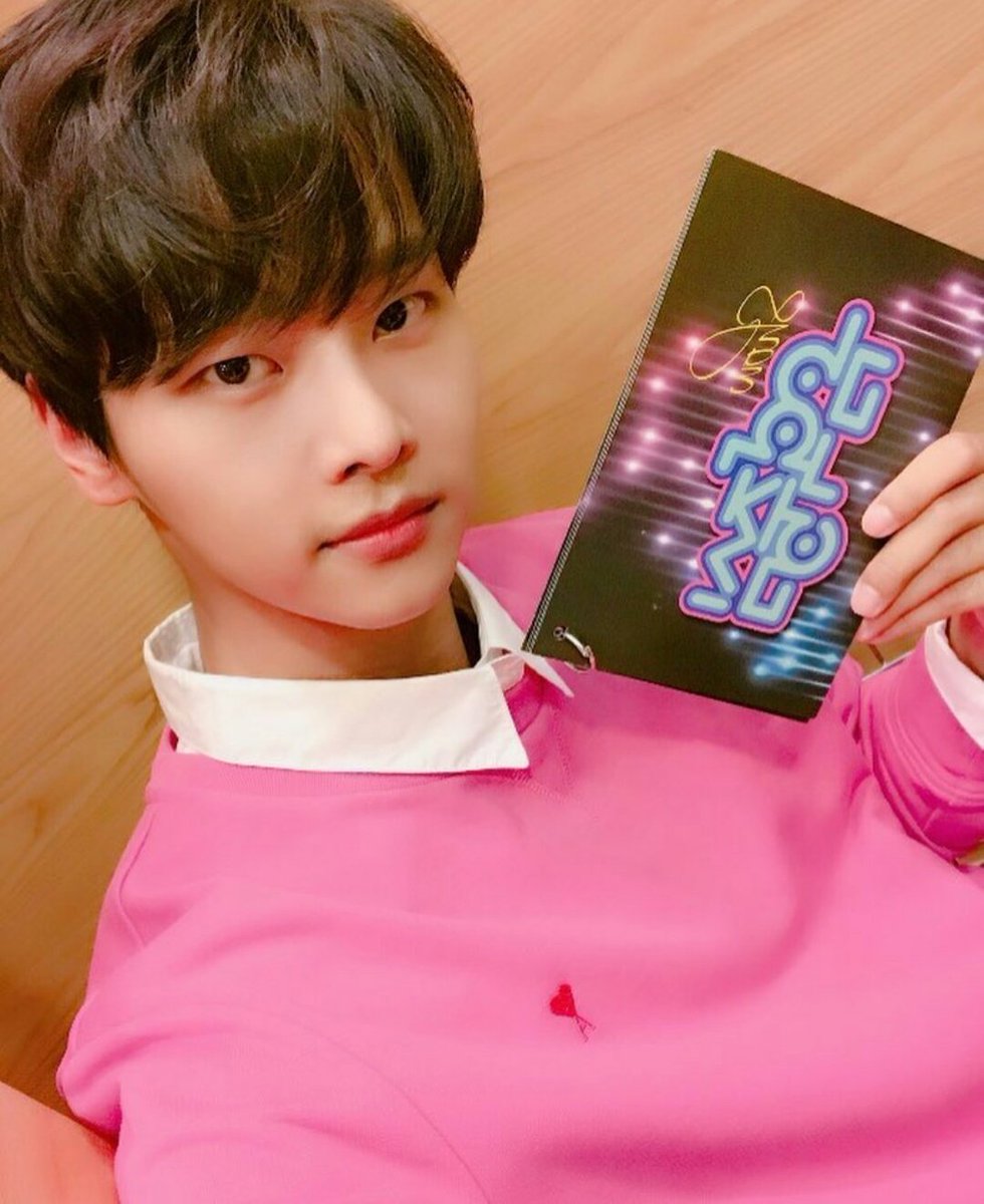 VIXXcha_NNNNN's tweet photo. Even after a long time thank you for welcoming me ! ๐ #Mucore #LRcomeback #holiness https://t.co/0DTO20Z9pG