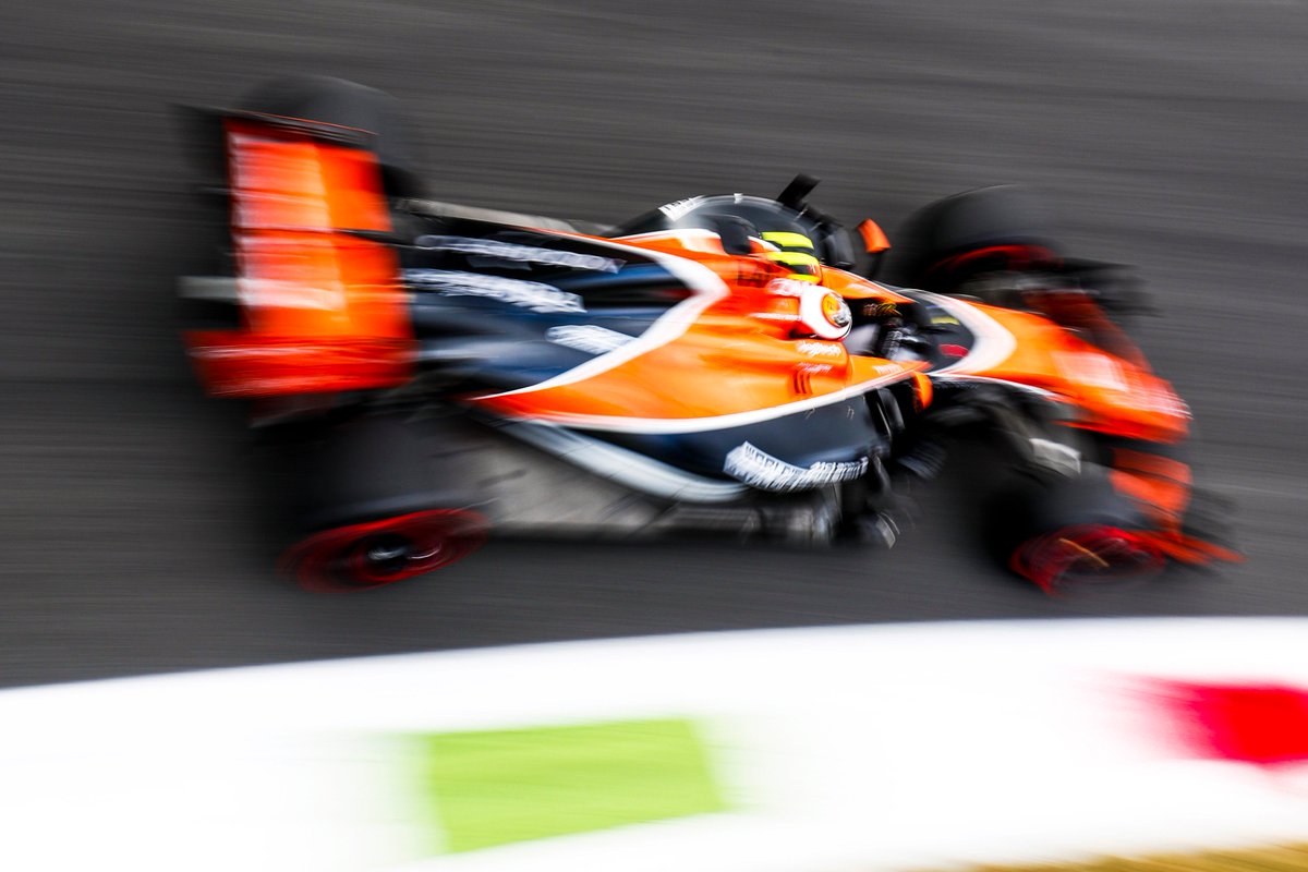McLarenF1's tweet image. Stoffel is flying up the grid, having gained 10 places in the first 17 laps. He's now P8 after starting P18. #ItalianGP