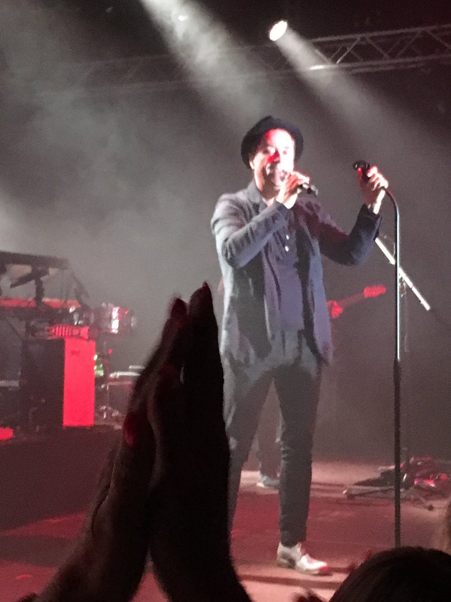 JJLFans's tweet photo. Ein herzliches Dankeschön an @RadioDoria für das Wahnsinnskonzert gestern im #KulturZelt in #Braunschweig! 😘 #JanJosefLiefers #2Seiten https://t.co/vQiKznPEa5