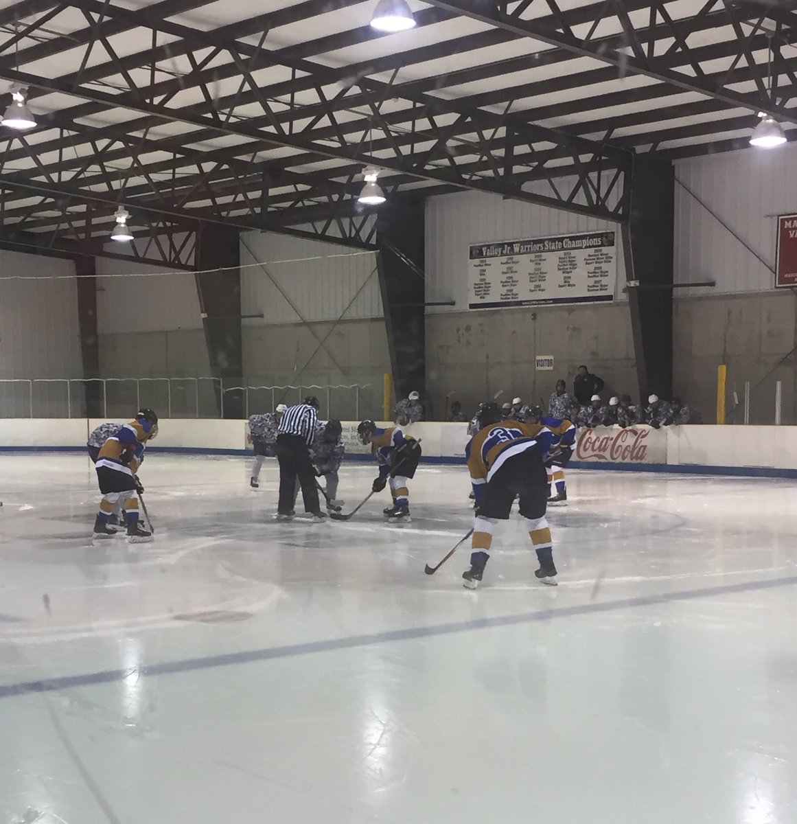 prephockeyadv's tweet photo. Compete level is high at @ECCTournaments. Come from behind win for #springfieldrifles v. @Tier1Seahawks. https://t.co/9y4auuflqy