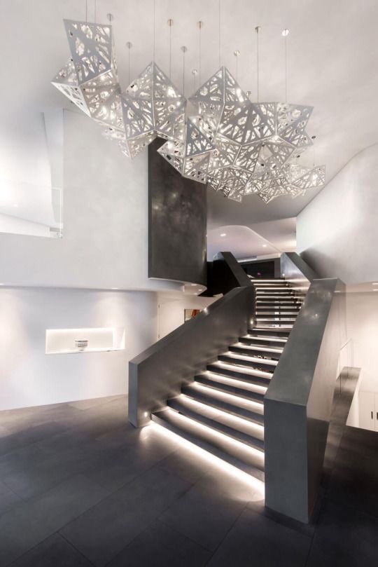 ideaofdecor's tweet photo. 🌟🌟 بعض اشكال لدرج داخلي مودرن🌟🌟
#أفكار_تصميم_ديكور
#بيت_العمر
#تصميم_داخلي
#ديكور https://t.co/ZAjUAOkLQh