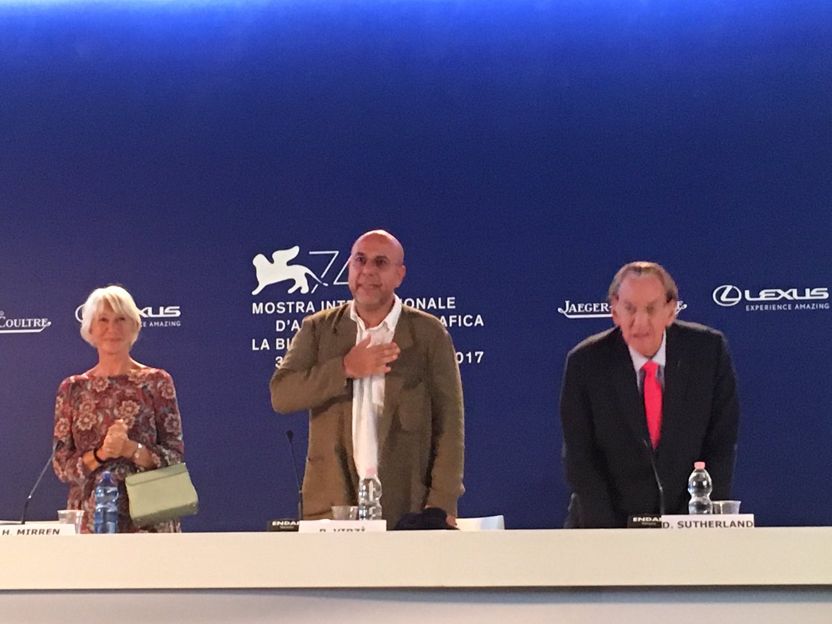 #PaoloVirzì #DonaldSutherland #HelenMirren accolti con molti applausi in conferenza stampa  #Venezia74 #Ella&John #TheLeisureSeeker