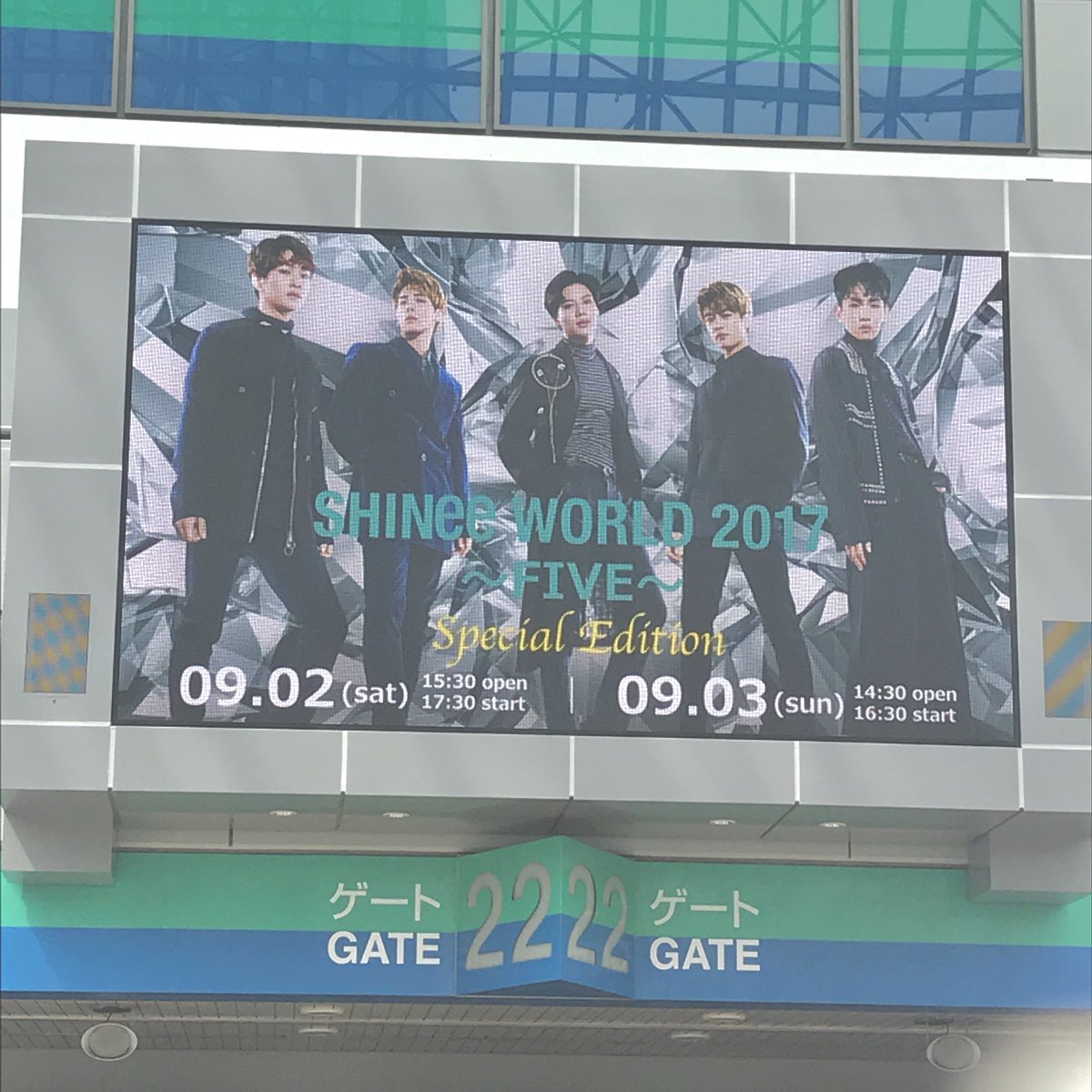 o4mxll's tweet photo. 【 #SHINeeWorld2017 】9/3 Sun.

行ってきた～～～！
シャヲルさんの優しさと無線のすごさに触れた1日でした😇😇

グッズも買いたいの変えたし交換もできたしライブの盛り上がりもやばくて最高に楽しかったしいい思い出😢😢余韻がすごい、、() https://t.co/Z3ULbsp6sr