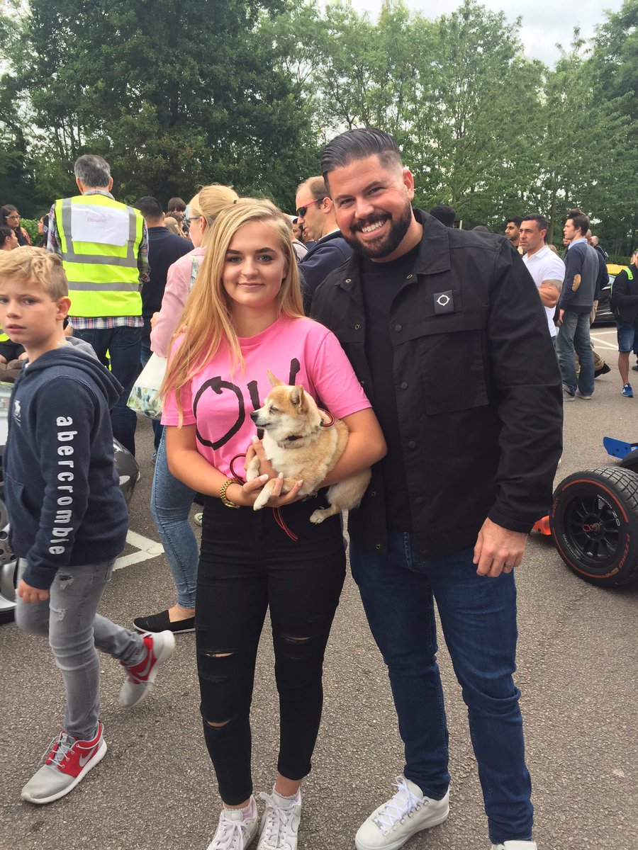 Xxelliexlouisex's tweet image. @lennythegeeza @Xxelliexlouise @Revo_Ty having a great time @TheSharnbrook