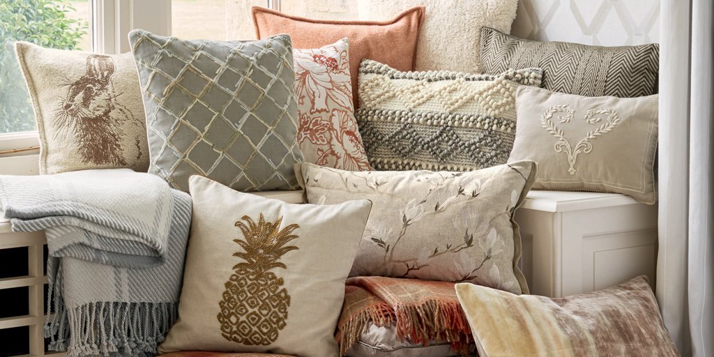 Get Autumn cosiness sorted with these ever so comfy cushions &amp; throws! > ow.ly/JuLn30eQ7HN