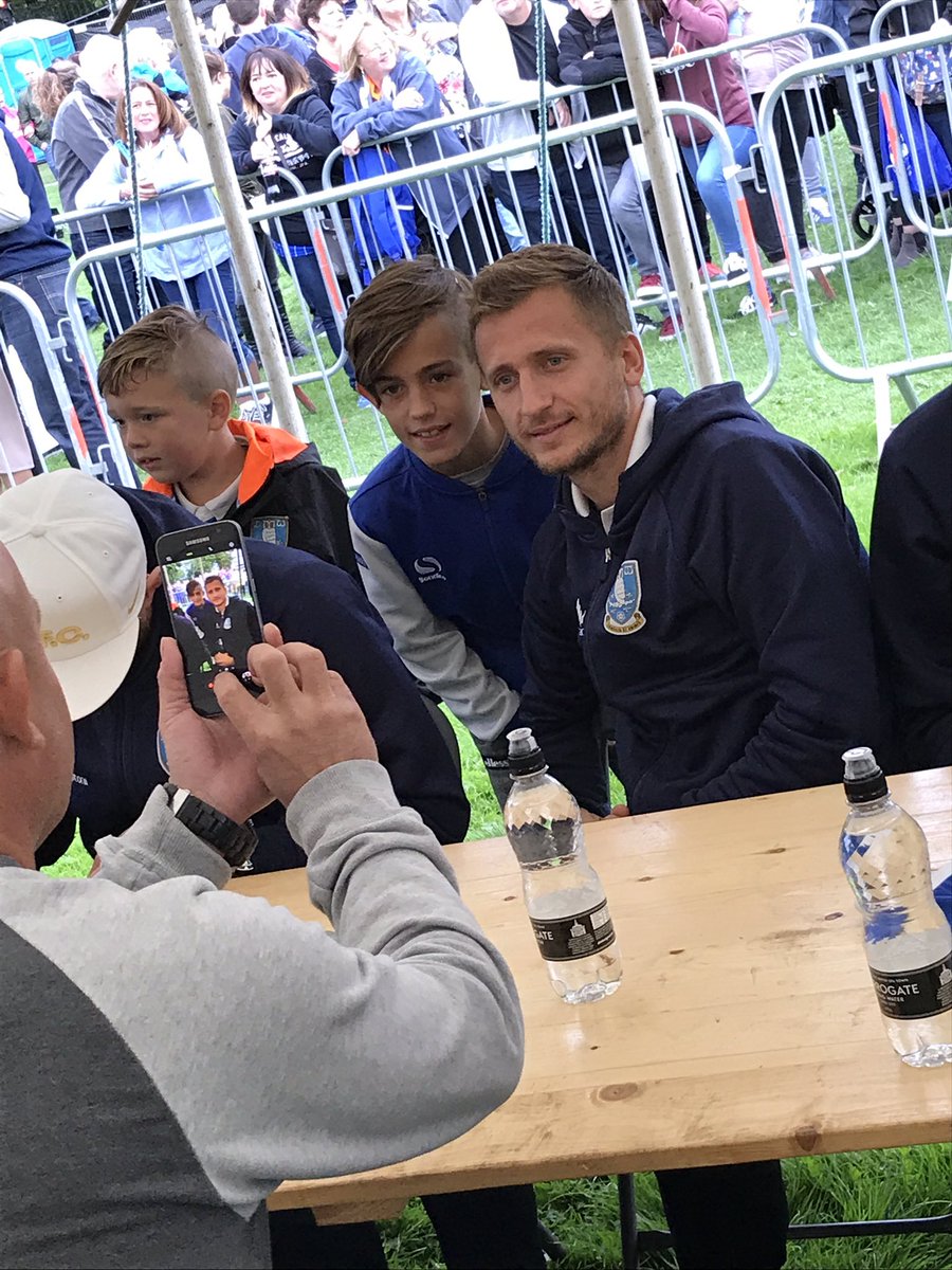 swfc's tweet photo. The Owls are in the park 🦉 #swfc #swfc150 https://t.co/XZM7cYDlHI