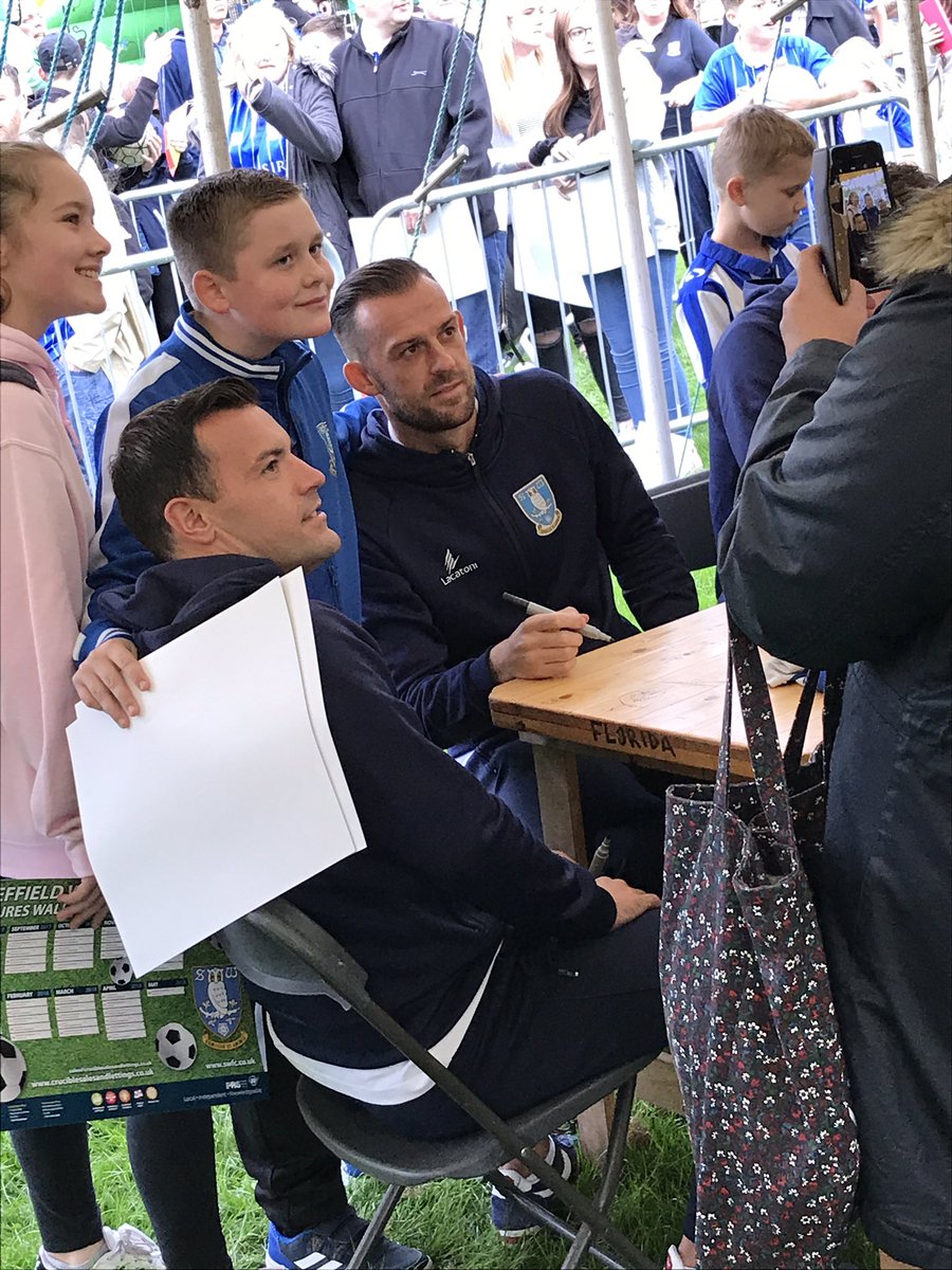 swfc's tweet photo. The Owls are in the park 🦉 #swfc #swfc150 https://t.co/XZM7cYDlHI