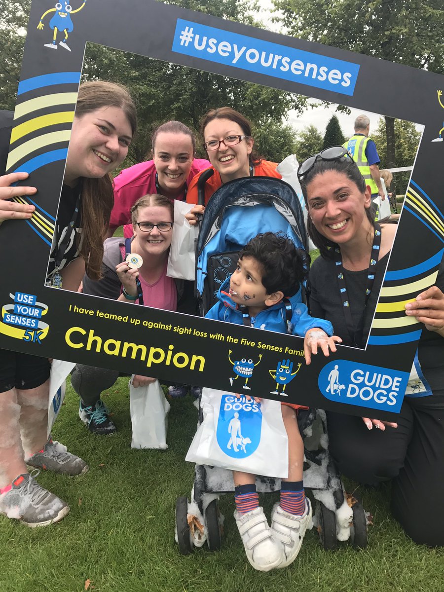 LauraMack2506's tweet photo. Foam, bubbles, music & sweets! Great morning with this squad at #GlasgowGreen for #useyoursenses 5k! #TeamReactive https://t.co/lM69L7O0VM