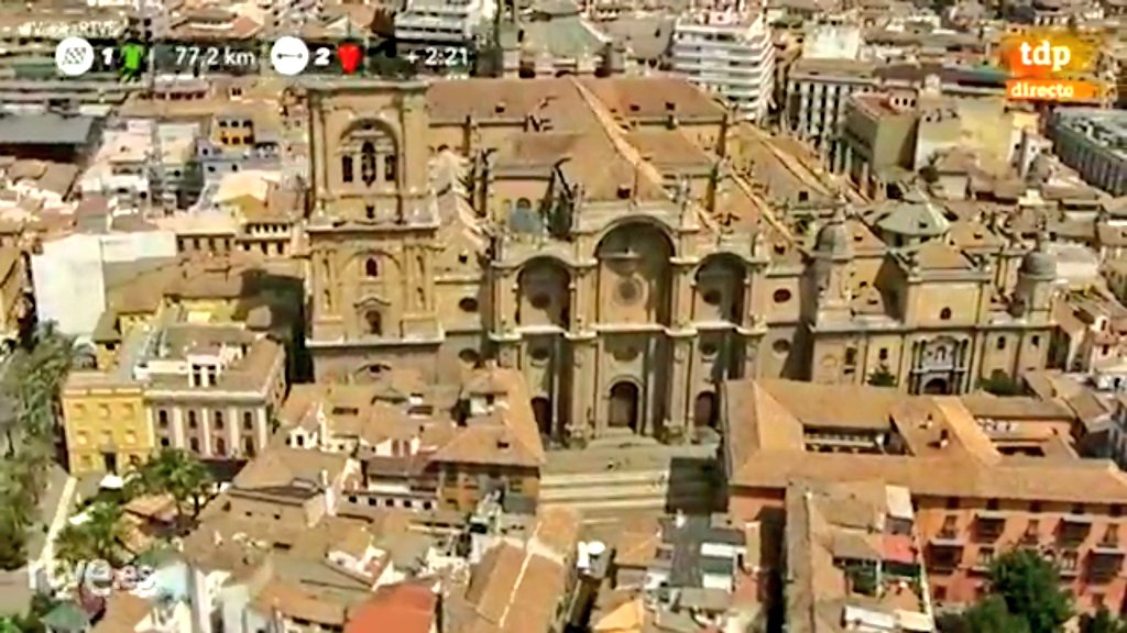VGomarizBelda's tweet photo. #Granada luce tan preciosa como siempre en #VueltaRTVE. Una edición más de @lavuelta con final de vértigo en @websierranevada https://t.co/BLTXanJ7SR