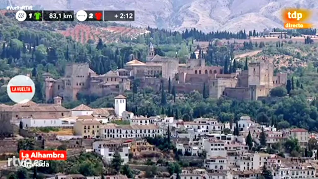 VGomarizBelda's tweet photo. #Granada luce tan preciosa como siempre en #VueltaRTVE. Una edición más de @lavuelta con final de vértigo en @websierranevada https://t.co/BLTXanJ7SR