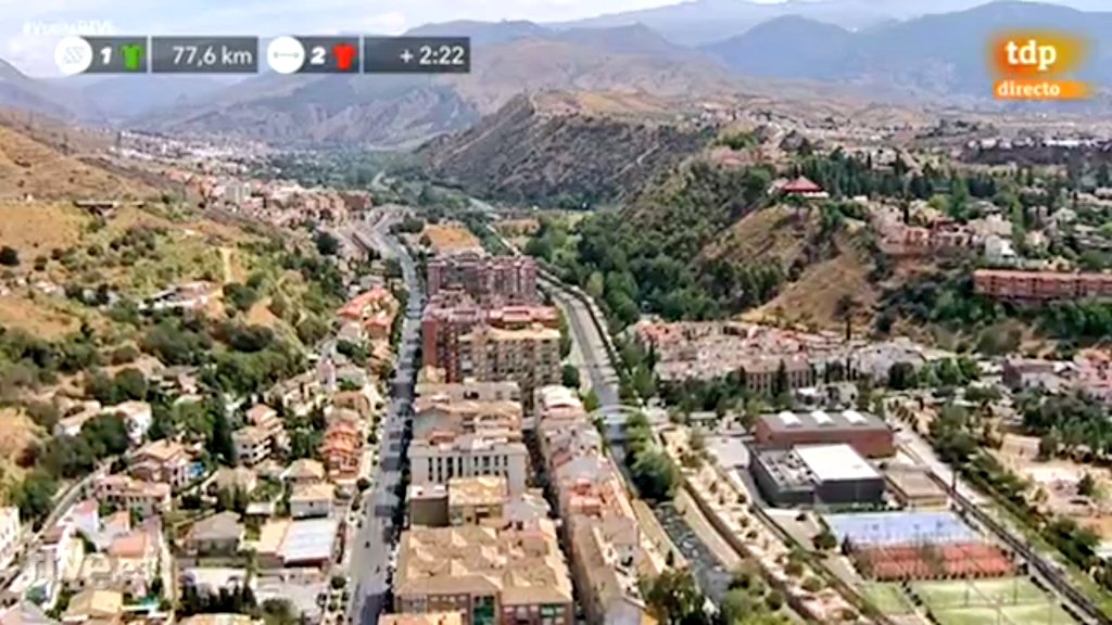 VGomarizBelda's tweet photo. #Granada luce tan preciosa como siempre en #VueltaRTVE. Una edición más de @lavuelta con final de vértigo en @websierranevada https://t.co/BLTXanJ7SR