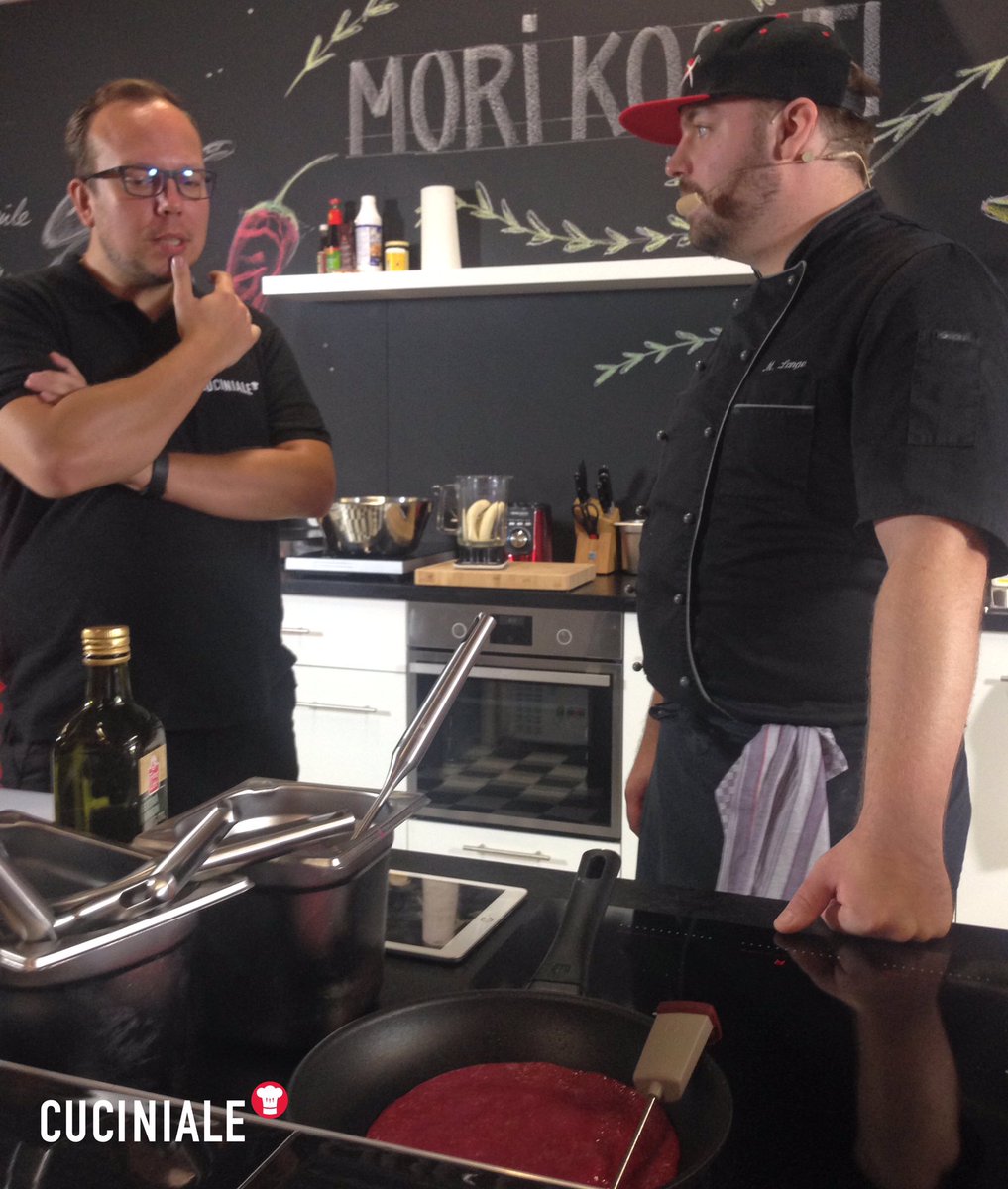 Cuciniale's tweet image. Beetroot crepes @Mori09TV easily made whilst having time for a chat #smartcooking #intelligentcooking #IFA17 #youngifa