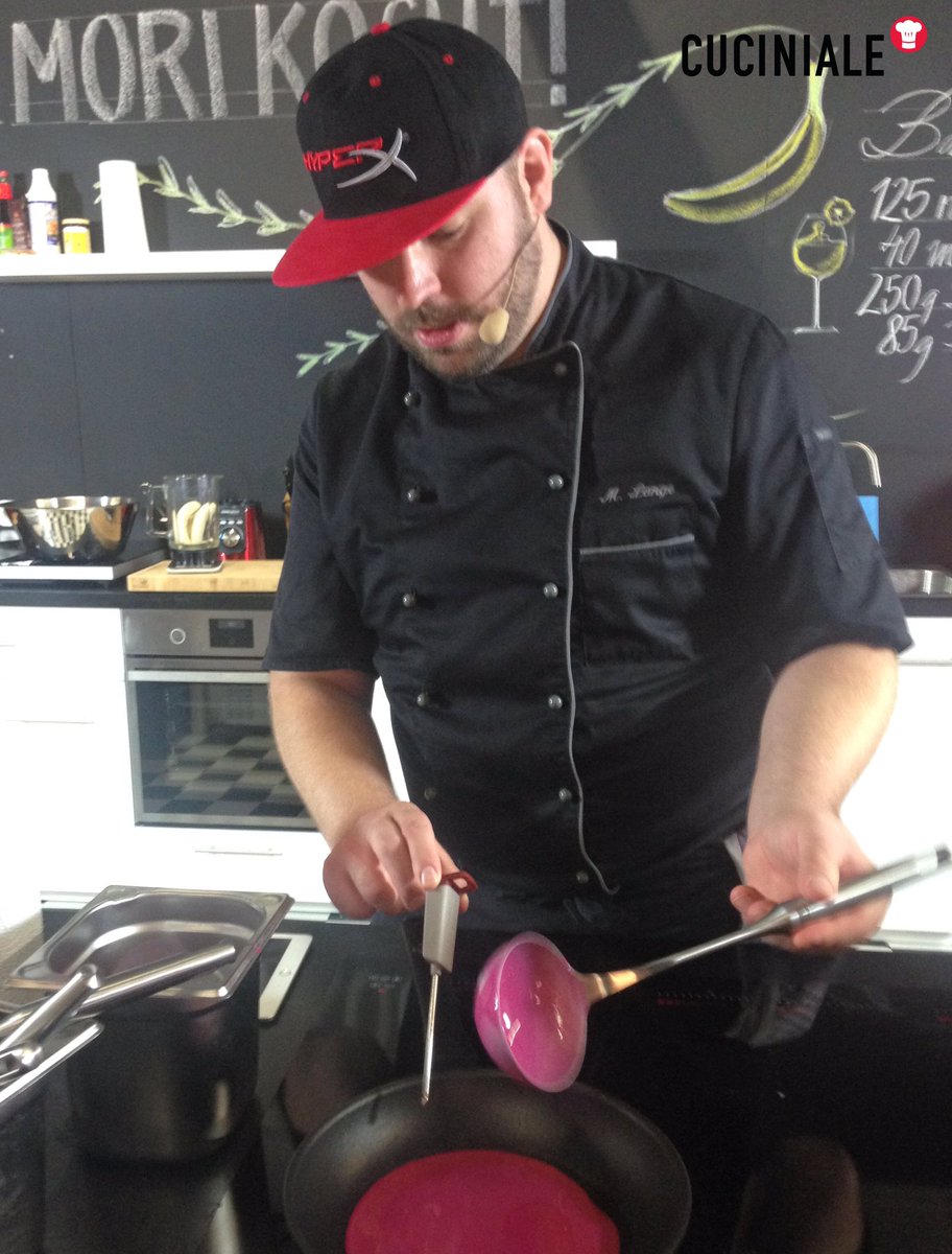 Cuciniale's tweet image. Beetroot crepes @Mori09TV easily made whilst having time for a chat #smartcooking #intelligentcooking #IFA17 #youngifa
