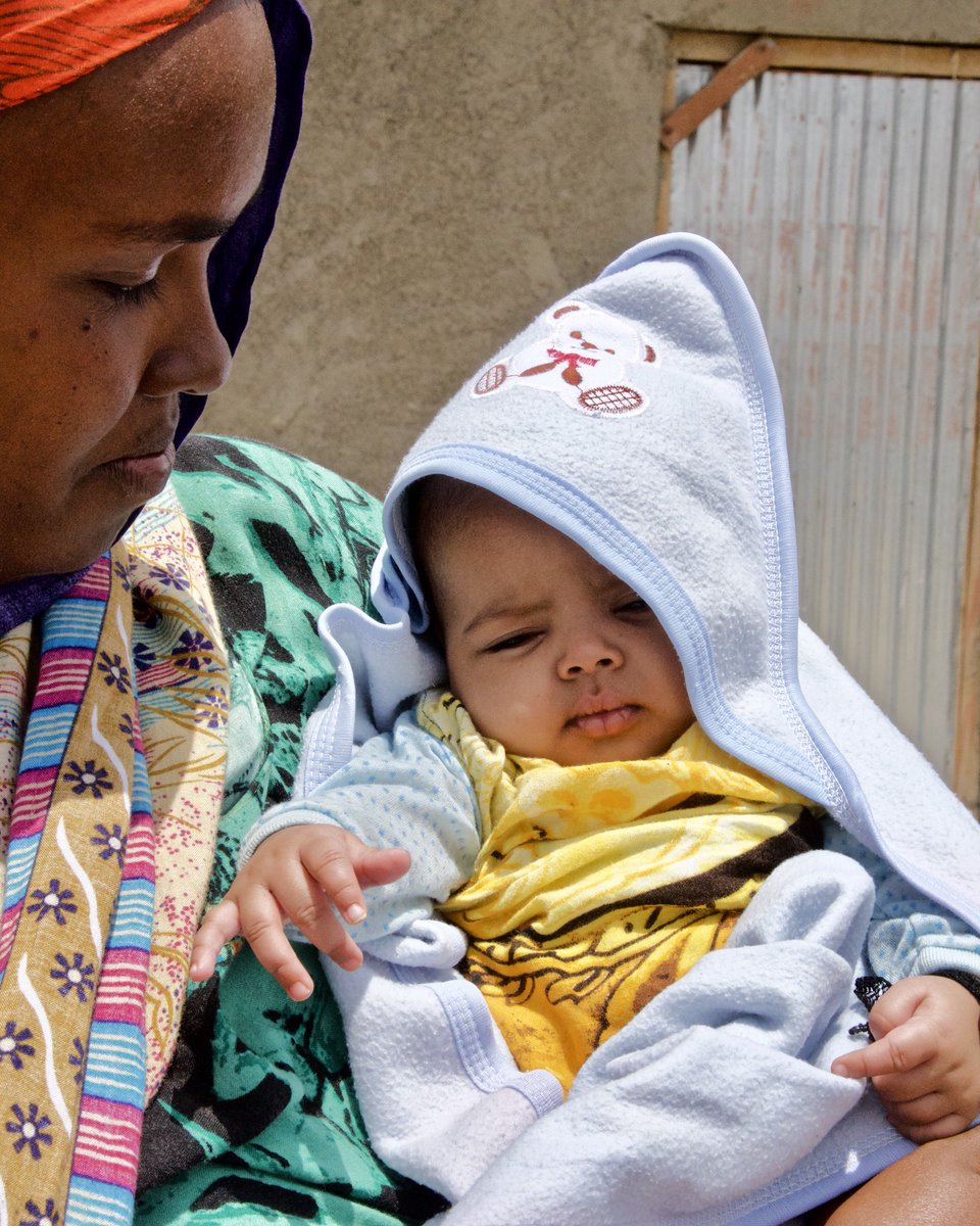 CICR_fr's tweet photo. Miran est née dans le camp d'Ali Addeh à #Dibouti. Sa familles a fui les combats en #Somalie. Pour en savoir plus : https://t.co/Vuzj1XjnnD https://t.co/1PIew2Atga
