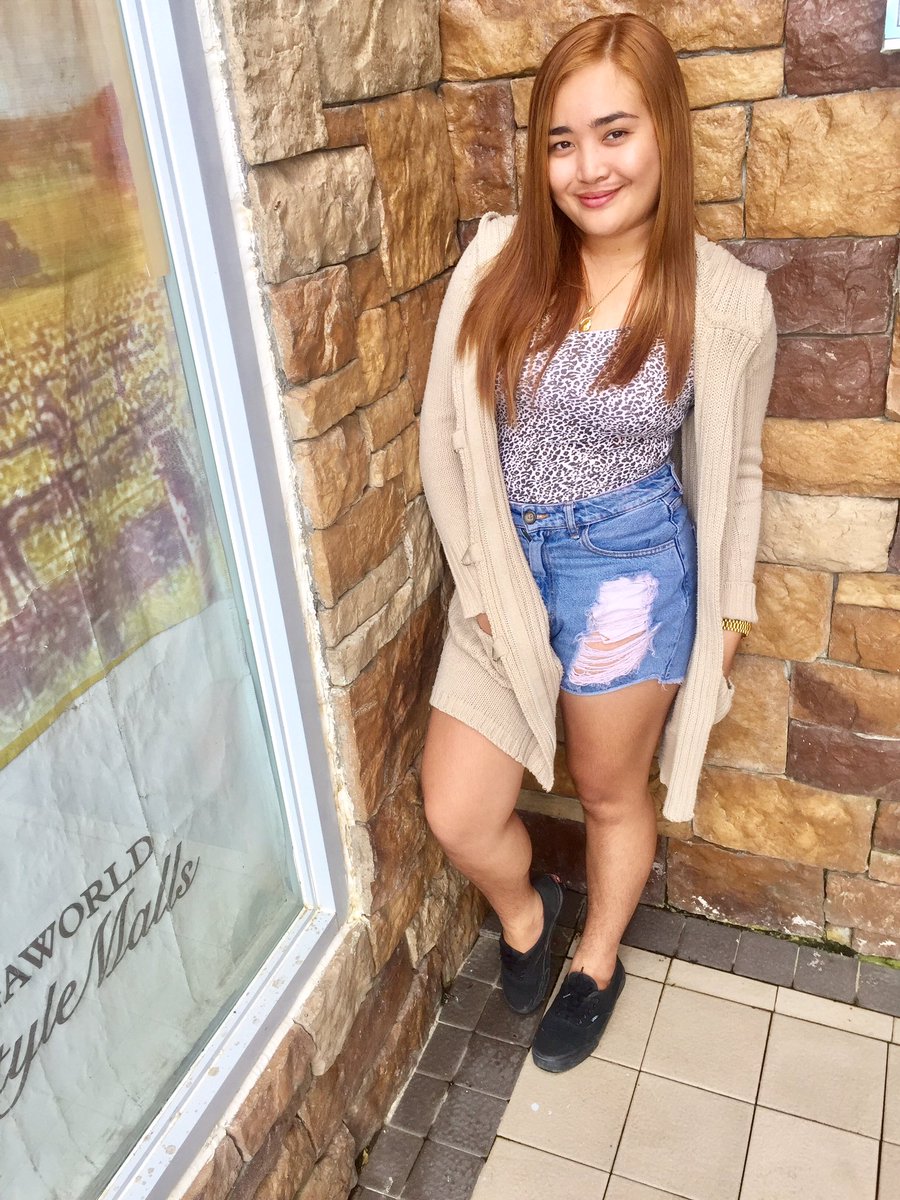 EmjellymaceT's tweet photo. just wanna travel the world and forget about reality for a little. 🍂💫 https://t.co/1bl9MkkJ0X
