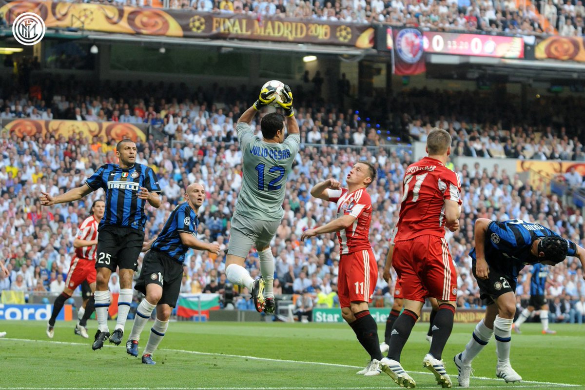 Inter's tweet photo. 🎂 38 anni, infinite volte "grazie": buon compleanno Acchiappasogni! #InterForever https://t.co/PBY4gQpnSY