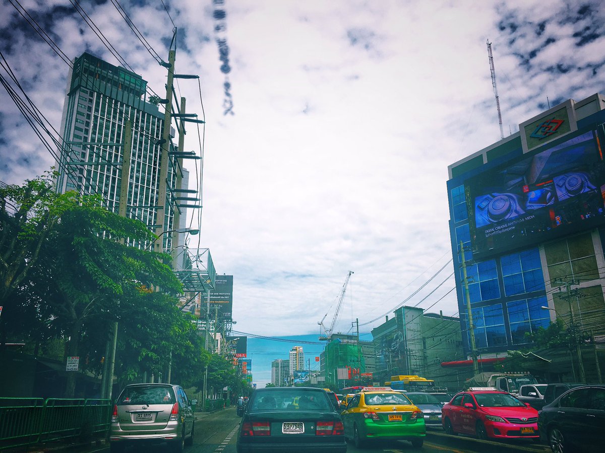 dada36_ranee's tweet photo. หากอยากเห็นพื้นแผ่นดินสดใส 
แต่ไม่ยอมลอยเรือข้ามไป ปล่อยเรือไว้อย่างนั้น
แล้วอีกเมื่อไรจะถึงฝั่งฝัน ต้องขอไปตามใจสักวัน 
ออกตามฝันสักที 🤗 https://t.co/iUopIiItDL