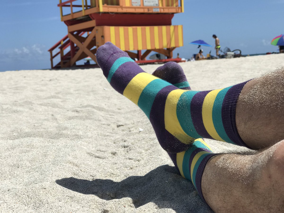 BBsocksClub's tweet photo. Happy Sunday @BBsocksClub style 💯🔥🔥 #miamibeach
.
.
SHOP NOW: https://t.co/OSmtUKglbw
.
#socks #sockgame #fansocks #bbsocks #fashionsocks https://t.co/OMyYCz5uTH