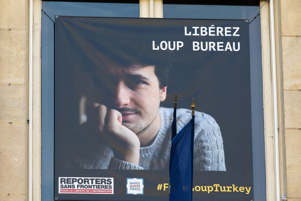 F3PaysdelaLoire's tweet photo. Des cartes postales pour Loup Bureau https://t.co/CFjoEaqDbb #Postcard4Freedom #FreeLoupTurkey https://t.co/7A4xhhqw3M