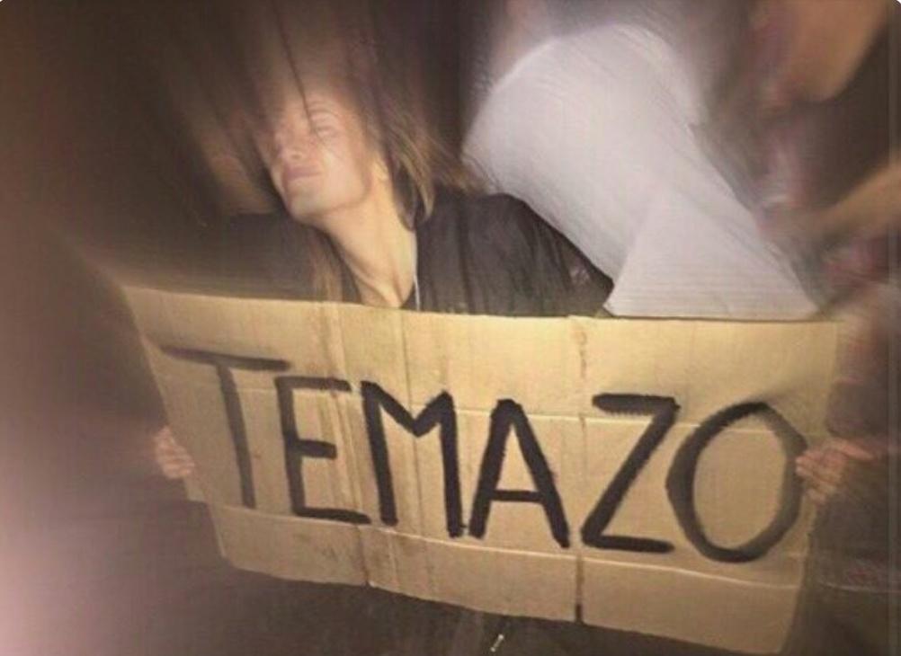 Y AUNQUE PASO EL TIEMPO NO TE HE OLVIDADO YO ME DI CUENTA QUE AÚN TE AMO QUE SIN TUS BESOS NO SOY FELIZ QUE NO ES LO MISMO EL ESTAR SIN TI