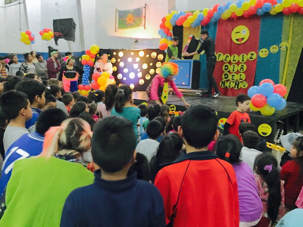 FNuevoComienzo's tweet photo. Festejo del #DíaDelNiño en El #BarrioUrquiza #VillaCelina #LaMatanza https://t.co/F1vR7PFQhP