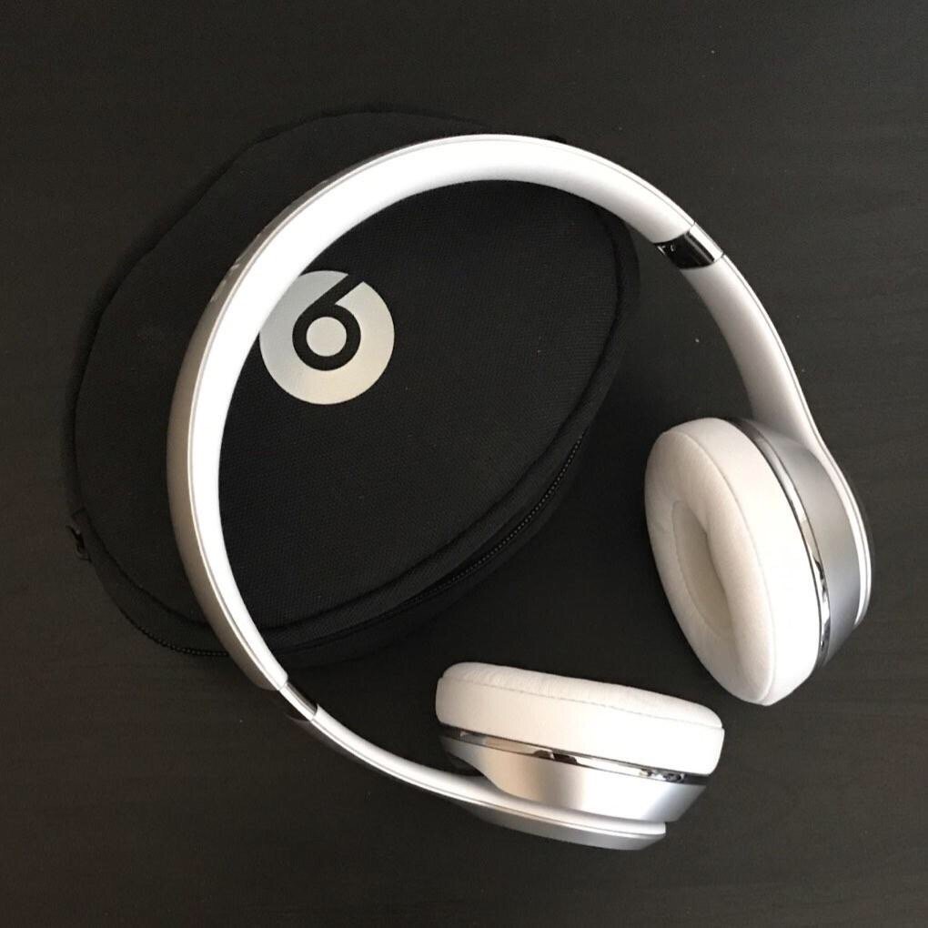 pouliseto's tweet photo. Dr. Dre Beats Solo 3 Wireless - 180€ https://t.co/IM5EPhcTzM
.
.
#pouliseto #headset #drdre #drdrebeats #solo3 https://t.co/Uh5jcb6We6