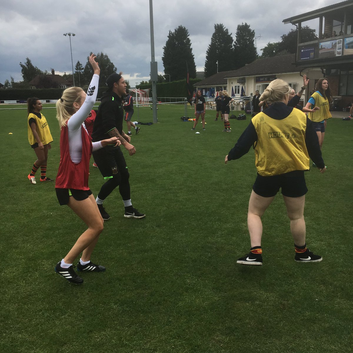 SaintsComm's tweet photo. Fun afternoon down @ons_rugby with @EnglandRugby and @rasta_dreadlock  with the @ONsLadiesRugby https://t.co/tBTRyilvRm