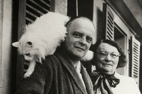 artists cats, Paul Klee with cat and wife, Lily Stomph.