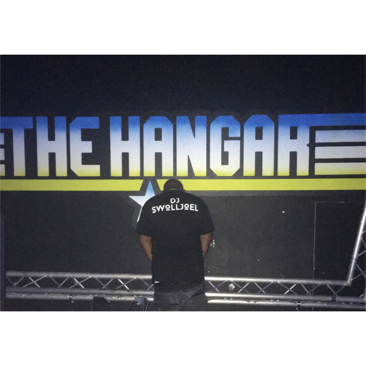 DjSwollJoel's tweet photo. @MAXIMUMQUEPACIT #maximumquepacity "the name says it all" 🎥💪🏾🔥@thehangar305 ➖➖➖➖➖➖#DjSwollJoel #Ifitaintswollitaintlive #lifestylepromotions https://t.co/MYe2B6SnAc