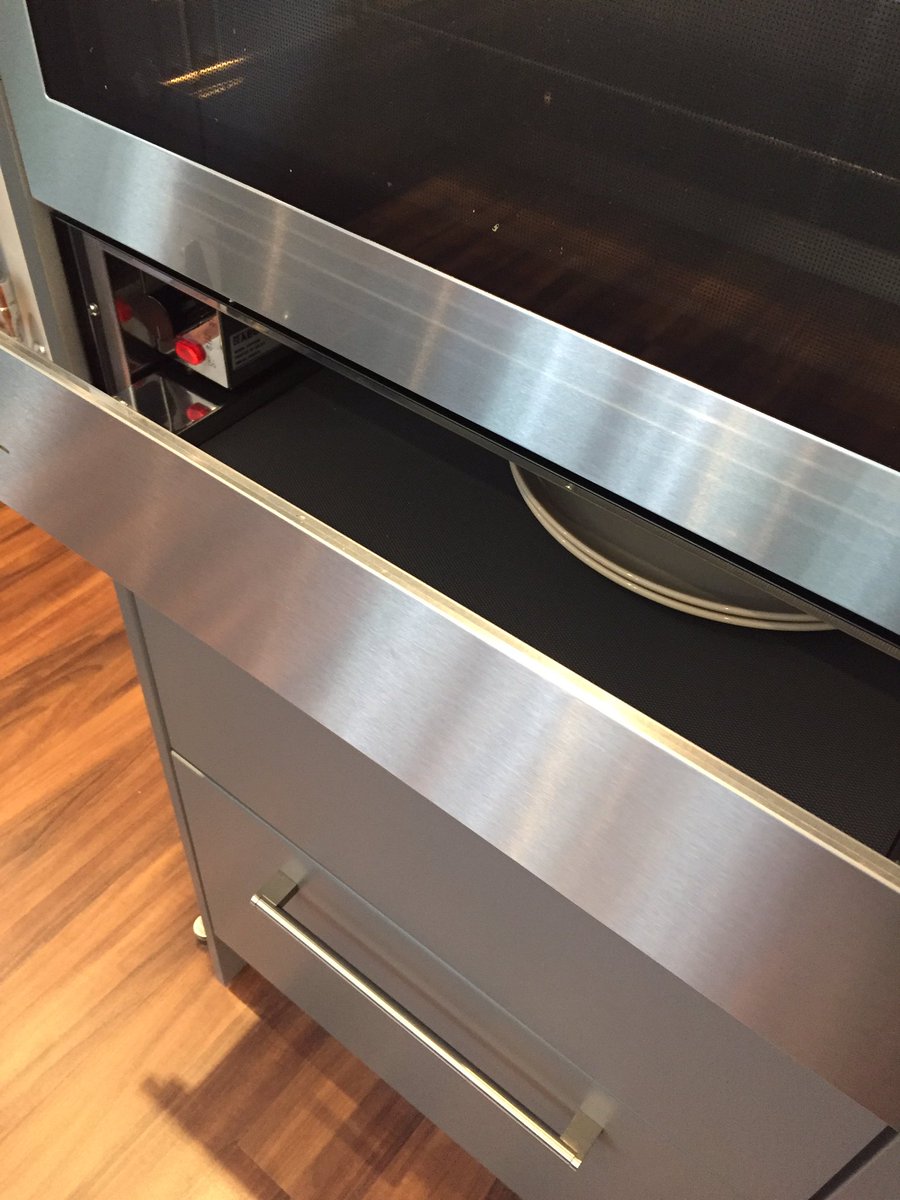 CarolaNutrition's tweet image. Urgh. Used the #warmingdrawer for the first time after April.. #WinterIsComing