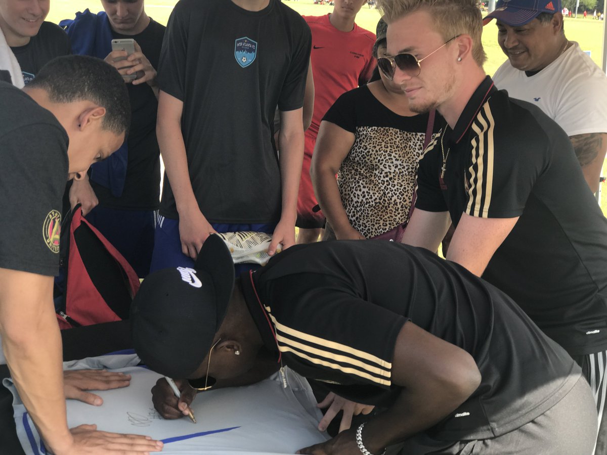 PublixATLCup's tweet photo. BIG S/O to @chrisgoslin17 &amp; @andrewcarleton7 for stopping by #ATLCUP17 https://t.co/JU2sQORvWj