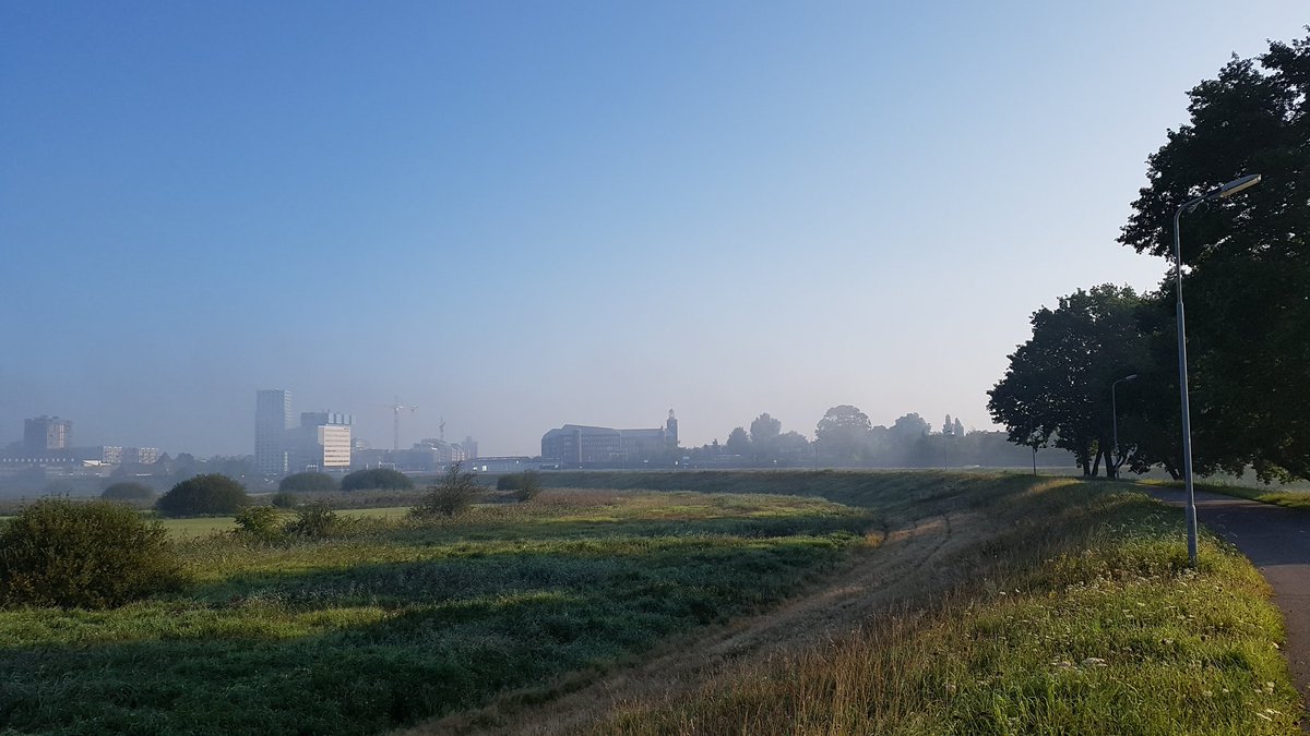 Skyline 's-Hertogenbosch vanochtend. Op weg naar #grupettoEngelen voor mooie ronde Biesbosch. #bestewatteris