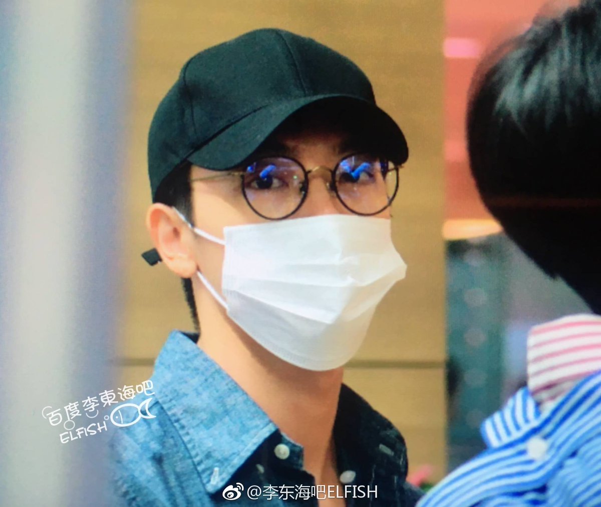 13elieveSG's tweet photo. [HQ PIC] 170903 Incheon Airport - There's no denying how effortlessly gorgeous Donghae is^^ [4P] (Cr:@ELFISH_HaeBar) https://t.co/oFCVikE0tm