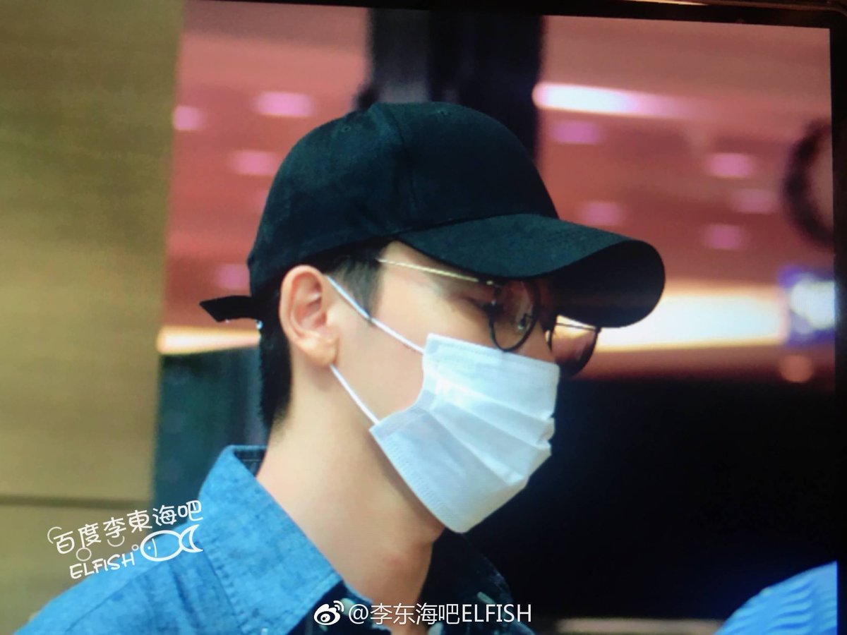 13elieveSG's tweet photo. [HQ PIC] 170903 Incheon Airport - There's no denying how effortlessly gorgeous Donghae is^^ [4P] (Cr:@ELFISH_HaeBar) https://t.co/oFCVikE0tm
