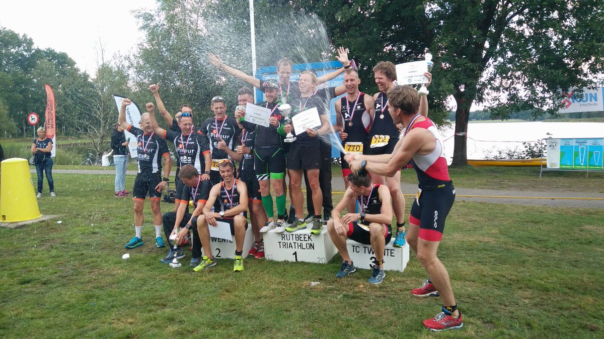 Tri4Friends's tweet photo. Tweede plek bij de @rutbeektriatlon en derde plek in competitie: promotie 🍾💪 @Teamcompetities #pioneer4edivisie https://t.co/Wa1HtE86CQ