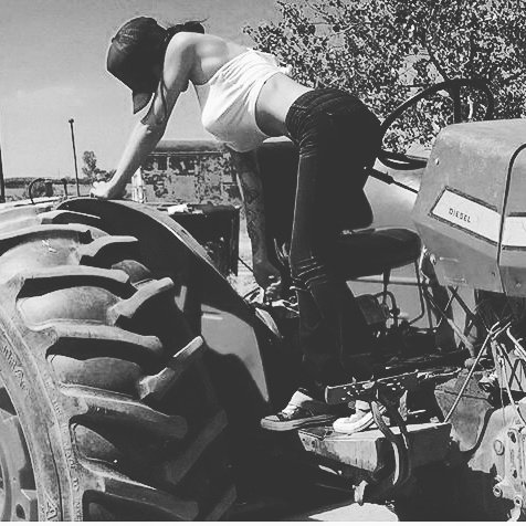 busattogroup's tweet photo. #busattogroup #passioneagricoltura #tractorstyle #seductive https://t.co/fenPZ4DBvF