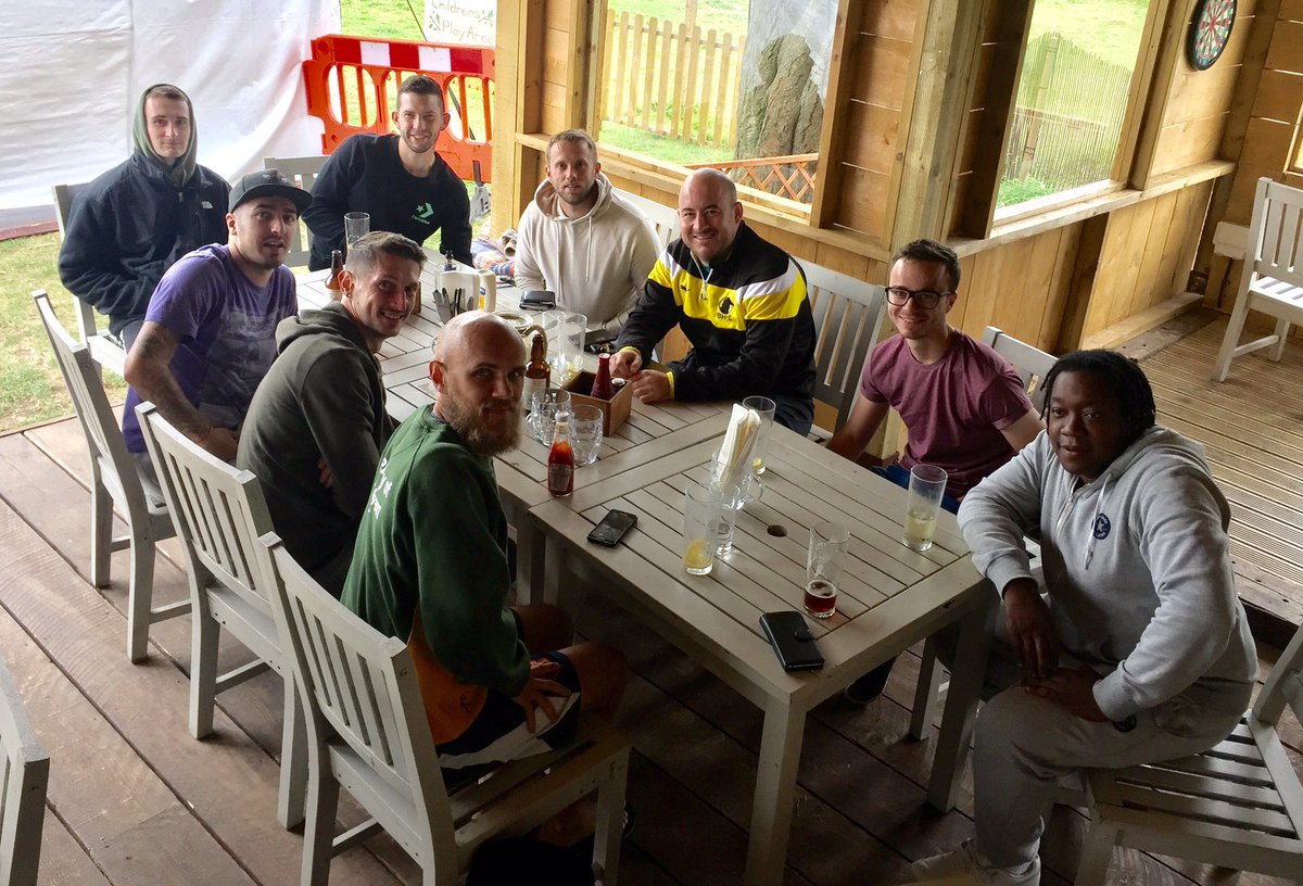Footie season off to a flyer 6-0 victory this morning Well done boys 👍 #blackhorsefc #sundayleague #pubteam #localpub #chesham #thechilterns
