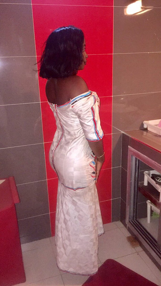 linissia's tweet photo. The 1st #SunuSelfietabaski                   En retard 👸🏾✨🔴 https://t.co/wZQBebkTHV