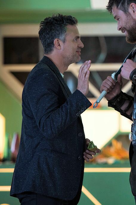 Jedi_Jill's tweet photo. #ImNotVeryGoodAt concealing my affection for Bruce Banner. But look at how cute he is. How can I not react to that! 😄 #TeamBruce 💜 https://t.co/N00PGrfUbC