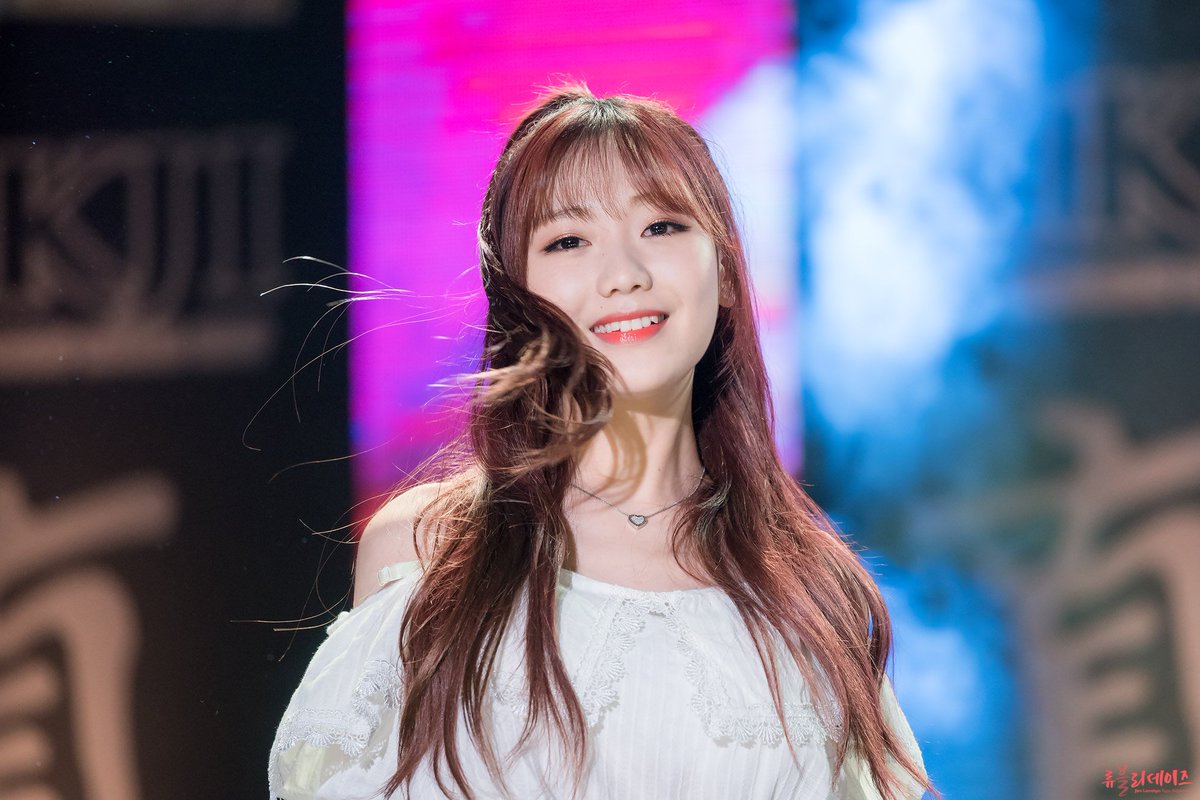 1700901 직지 음악회
#러블리즈 #Lovelyz #1위그룹
#류수정 #수정 #Sujeong #スジョン
#류블리
#Alwayz

가을의 여신님 ❤️