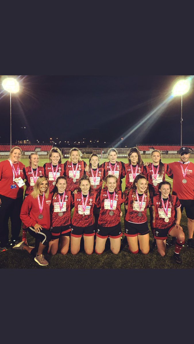 Dyffrynamanpe's tweet photo. 🏉Great effort by Caitlin, Lucy &amp; Ellie who helped Wales reach the final against Ireland at the UK School Games winning 7/8 games.
Da iawn👍👏 https://t.co/uKbzzGLjV2