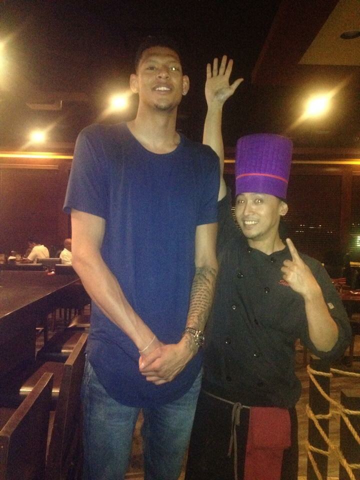 jonbudz's tweet photo. @IsaiahAustin Homie I'll give you more fried rice when u visit us again here at Fuji!!! Follow me back proud Filipino here https://t.co/XUw1vmmRMk