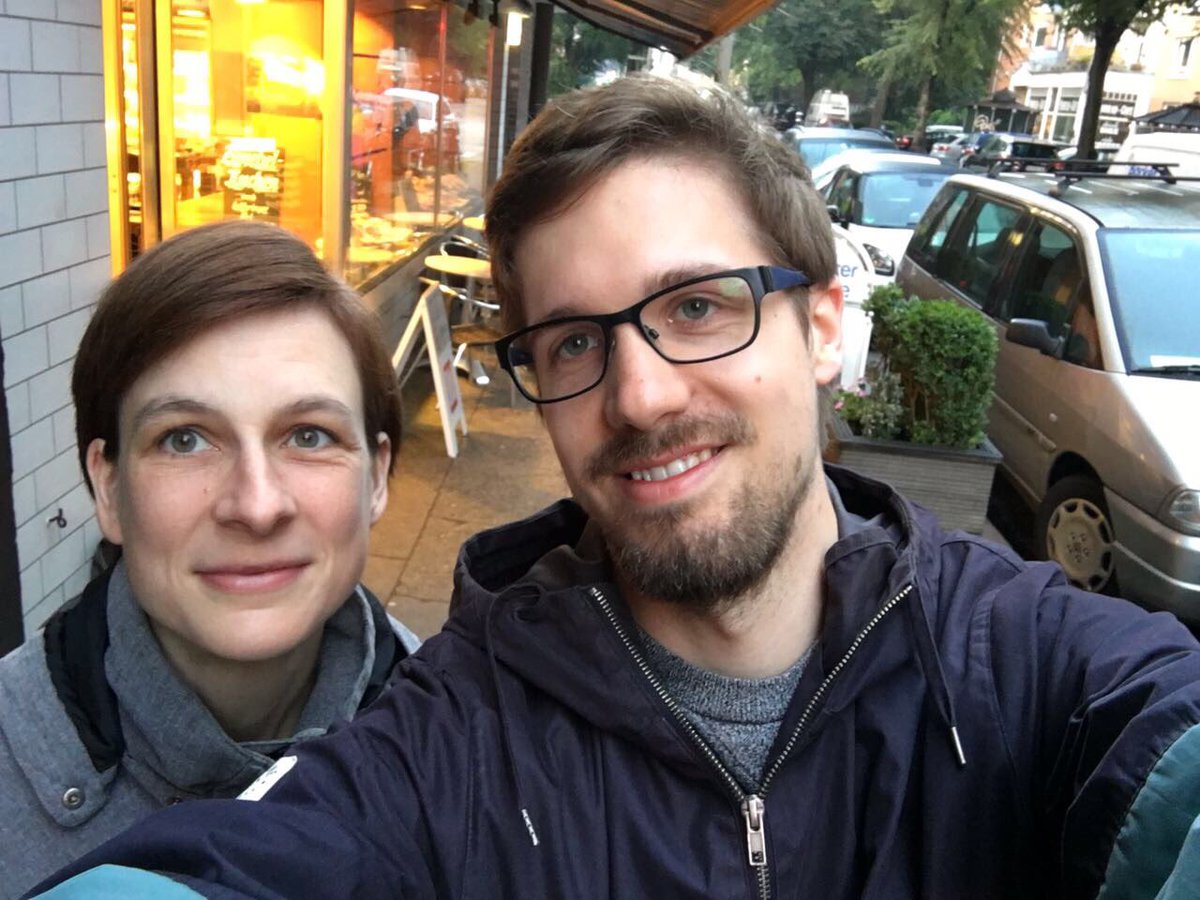 #1TagDeutschland kurz vor der Wahl: Mit <a href="/NikoJedicke/">Niko</a> unterwegs in #Hamburg bei Bäcker, Wochenmarkt, CDU-Stand, Deutschkurs für Flüchtlinge