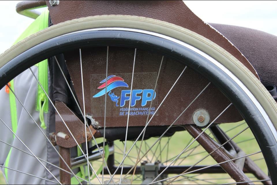 handialtitude's tweet photo. Très bel événement en Biélorussie : 2nd Euro challenge Handi fly, @FFParachutisme @heureux! https://t.co/mDOEi0dawZ