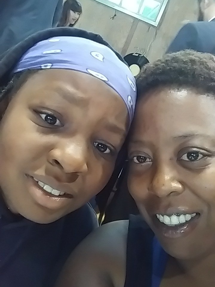 Im_Jus_Niea's tweet photo. Call table 28 look at this hungry face lol
#OCO40 https://t.co/ujOKPxDsvV