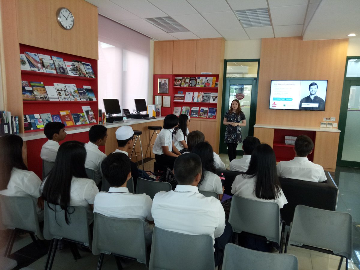 JISHigherEd's tweet photo. Hannah Legg, Senior Liaison and Recruitment Officer from @ucl delivering a presentation to potential applicants in JIS HE Office #ucl https://t.co/VhF6wcgFCL